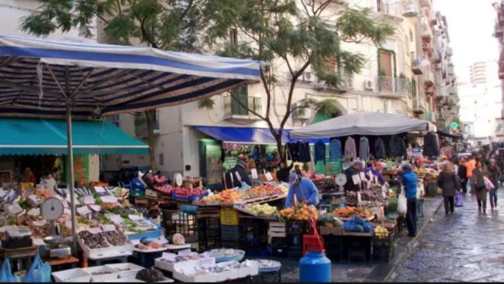 Casetta Soriano - Piazza Dante Naples